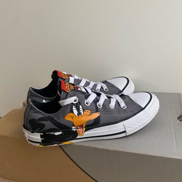 Converse Chuck Taylor All Star Looney Tunes Bugs Bunny Daffy Shoes - Size 13 C - Picture 3 of 13
